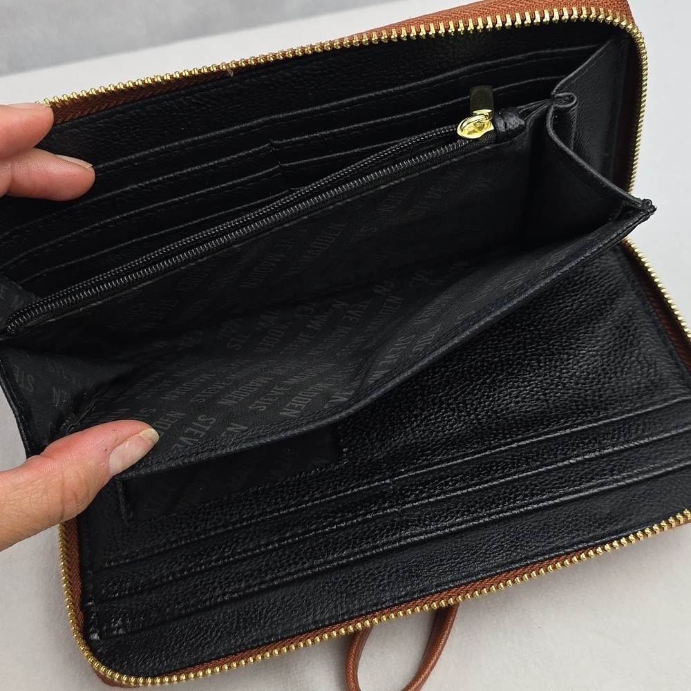 Steve‎ Madden Tan Wristlet Zip Wallet 16 Card Slots - Picture 4 of 7